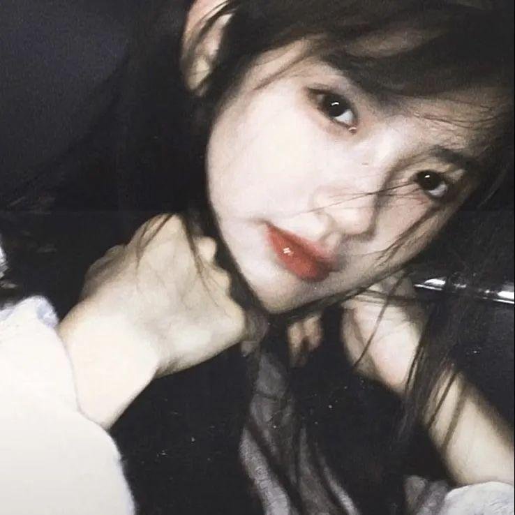 男孩超级白